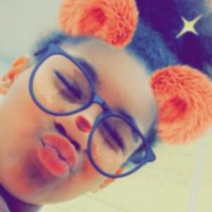 Meet your Posher, Chloe